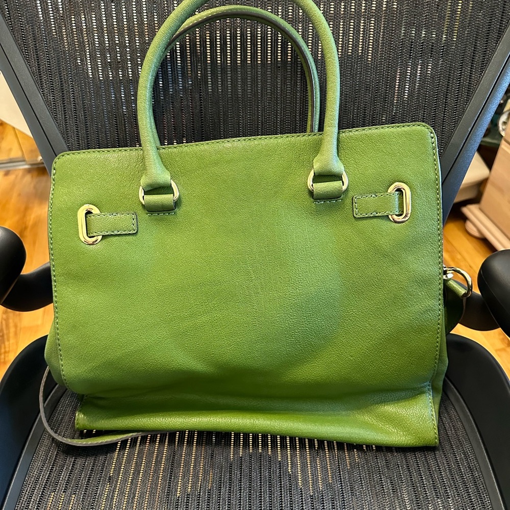 EUC Michael Kors Green Leather Handbag - Picture 2 of 5